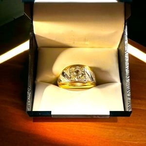 New vintage, 18kt HGE, diamond lookalike. Stunning.
